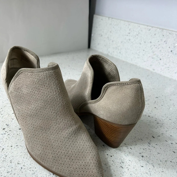 Seychelles Taupe Suede Stacked Heeled Pointed Toe Boot - Picture 8 of 12